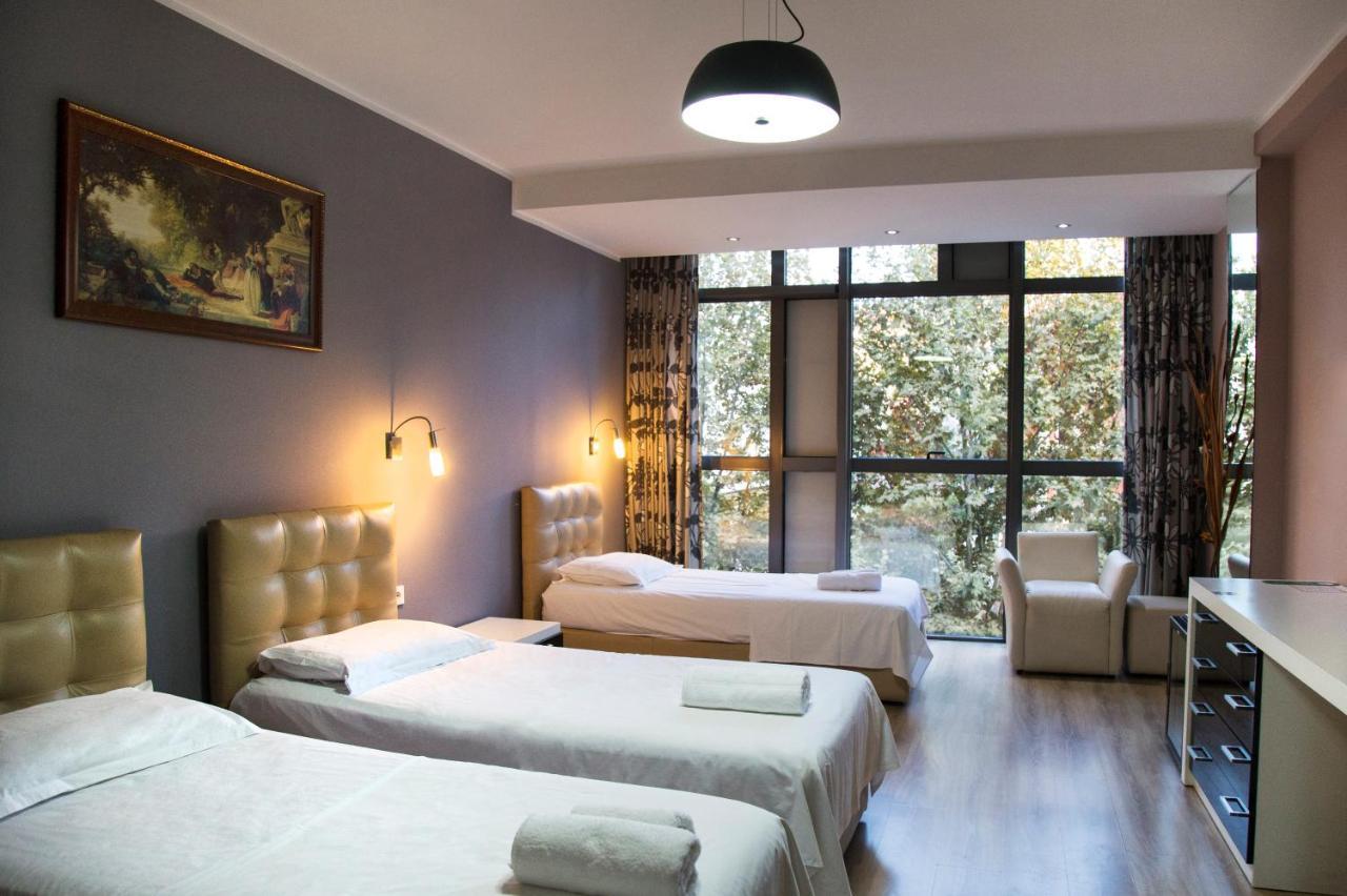 Relax 3* Tirana